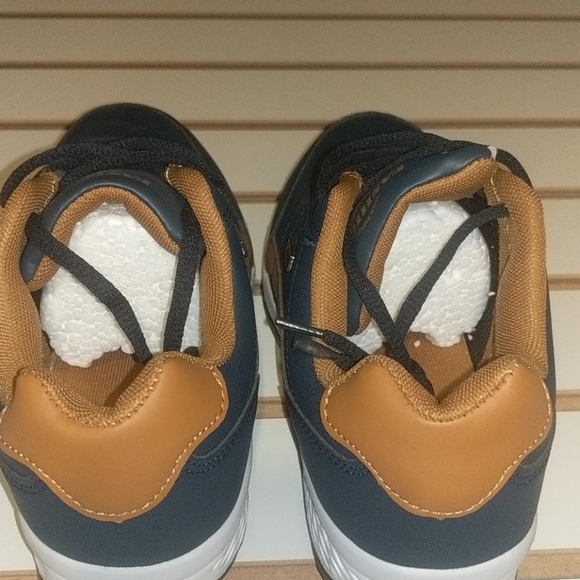 New Fashion Sneakers - Picture 7 of 7